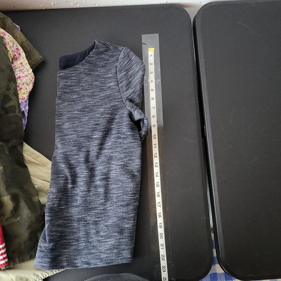 Banana Republic Womens Ruffle Short Sleeve Navy Blouse Size Medium Preppy Mature - Picture 9 of 9